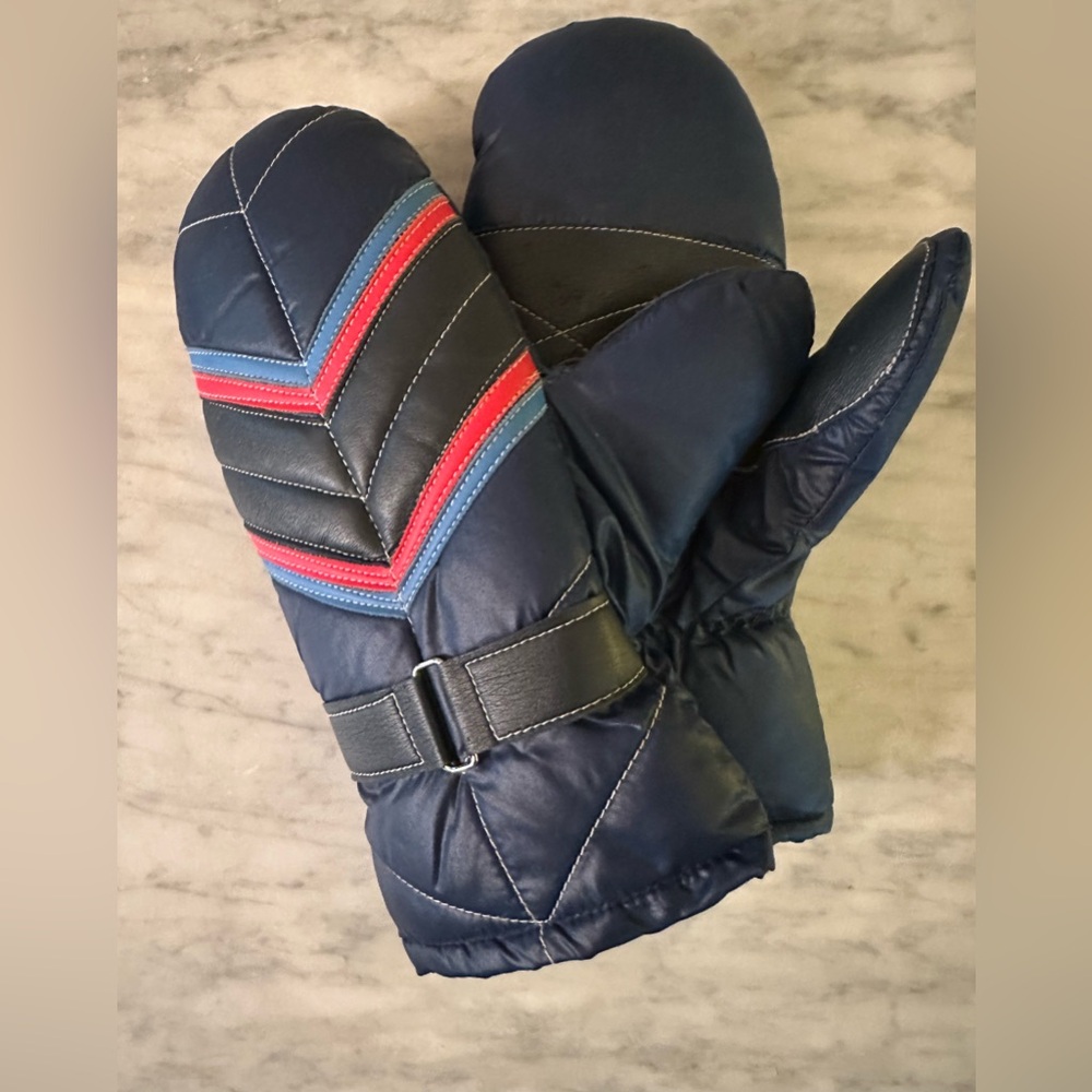 Vtg  70’s-80s Ladies Snow Mittens Ski Gloves, Navy Stripped- One Size